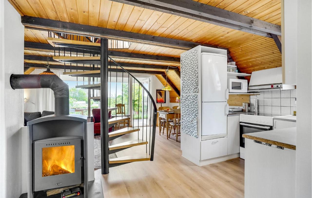 Amazing Home In Logstrup With Kitchen Exterior foto